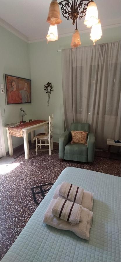 Pireas Port Next To Metro Artistic House Apartment Bagian luar foto