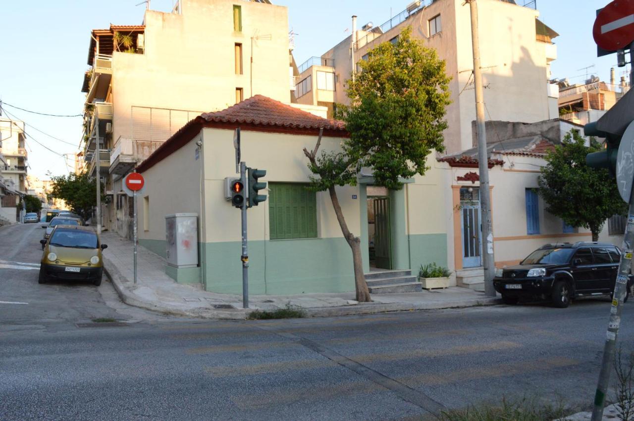 Pireas Port Next To Metro Artistic House Apartment Bagian luar foto