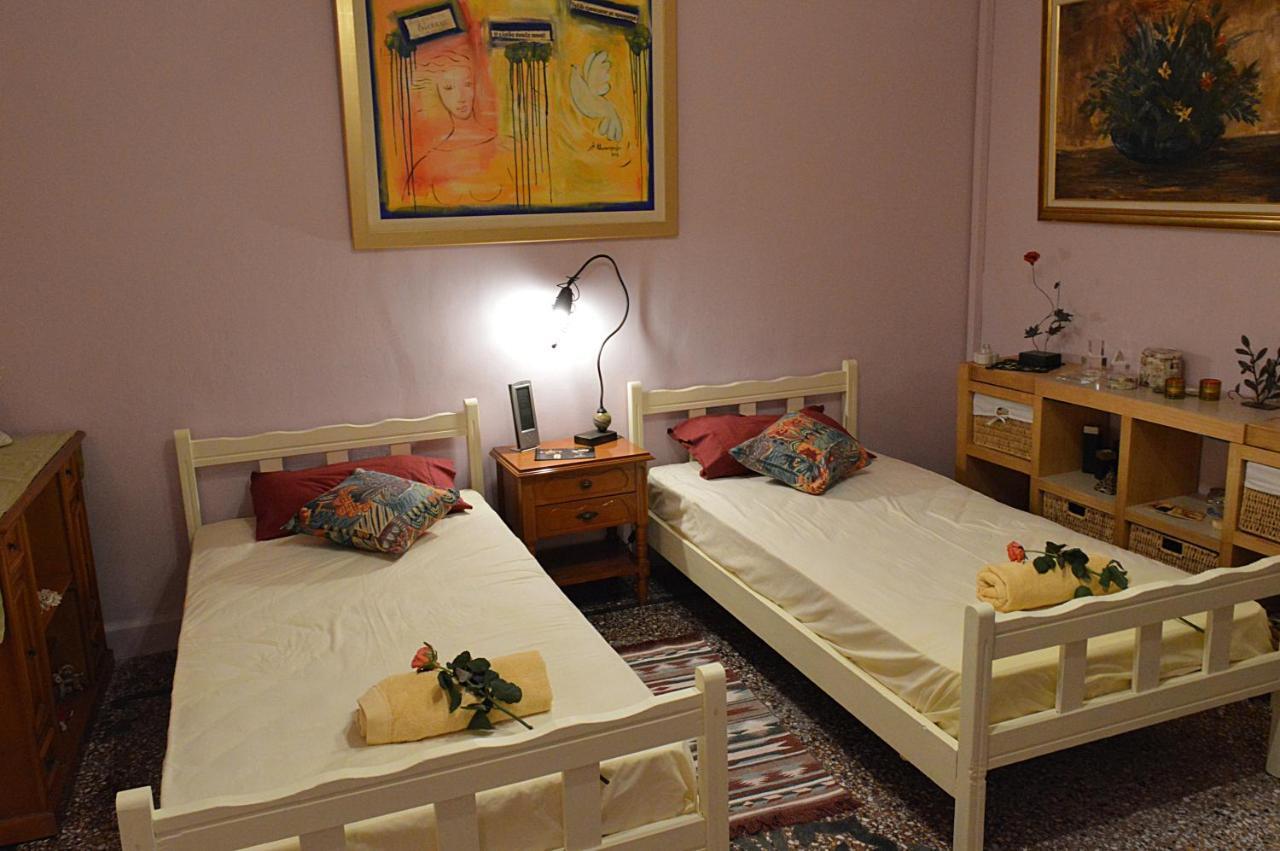 Pireas Port Next To Metro Artistic House Apartment Bagian luar foto