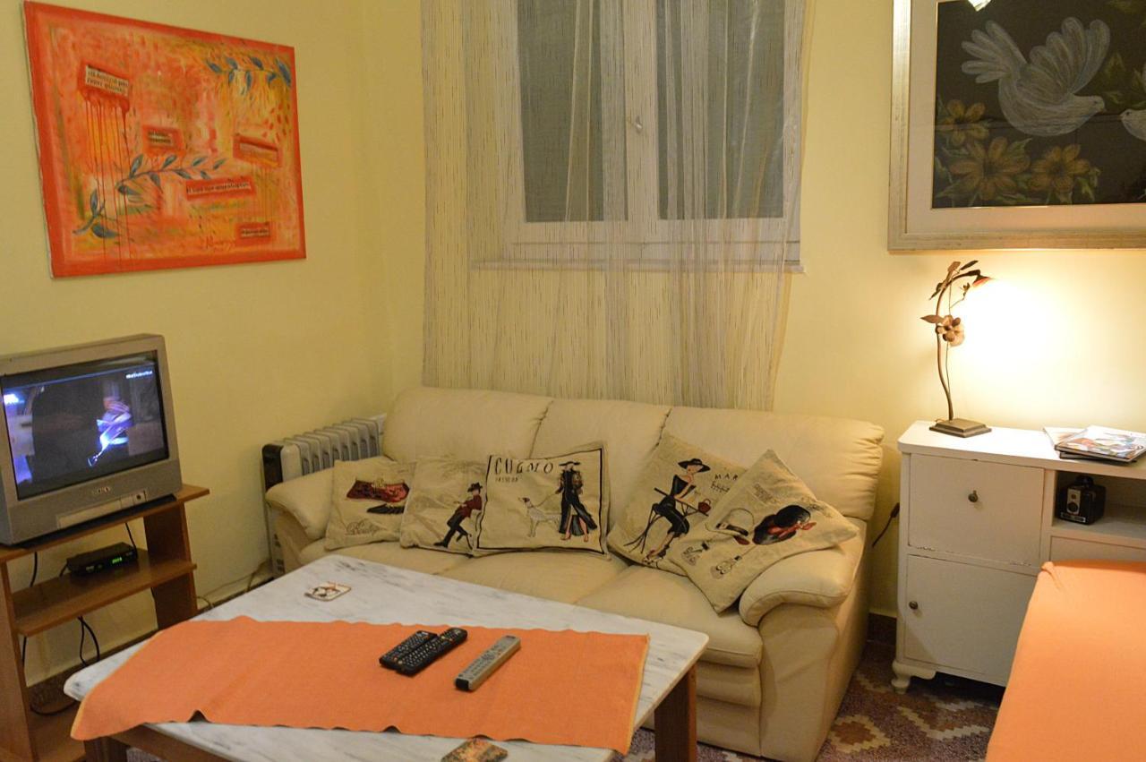 Pireas Port Next To Metro Artistic House Apartment Bagian luar foto